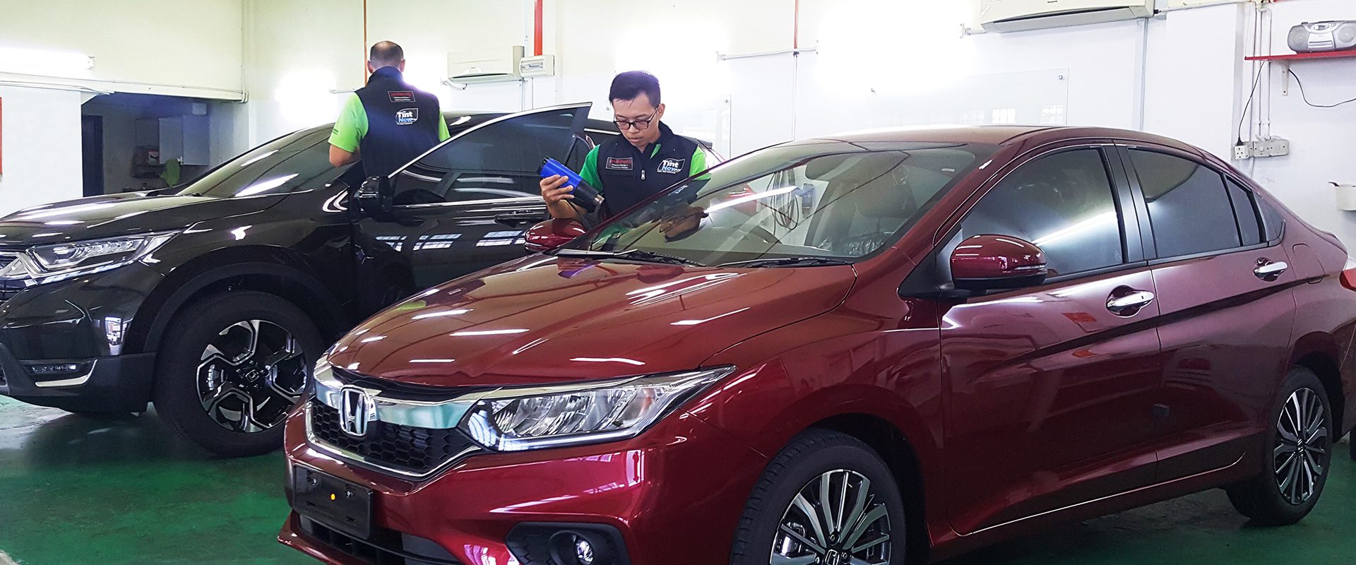 Window tinting car not only blocks out the sun's heat but also provides solar protection by preventing the formation of harmful UV rays that can damage furnishings and fabrics in your home - especially carpets. 